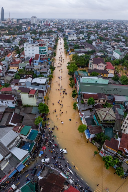 lu lut tai hue_hue ngap lut_mua lu tai hue_o che năng_o che mau_o lech tam_o du che mua nang tai hue10.jpg